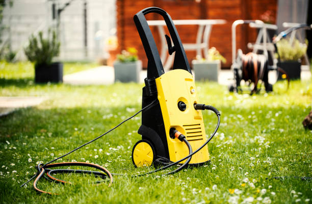 Best Pool Deck Cleaning  in New London, MN